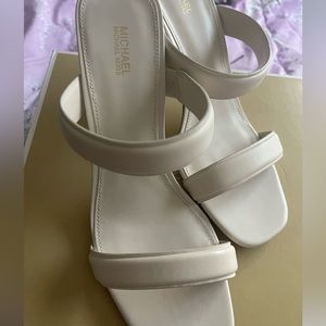NWB Michael Kors Sandal Size 9